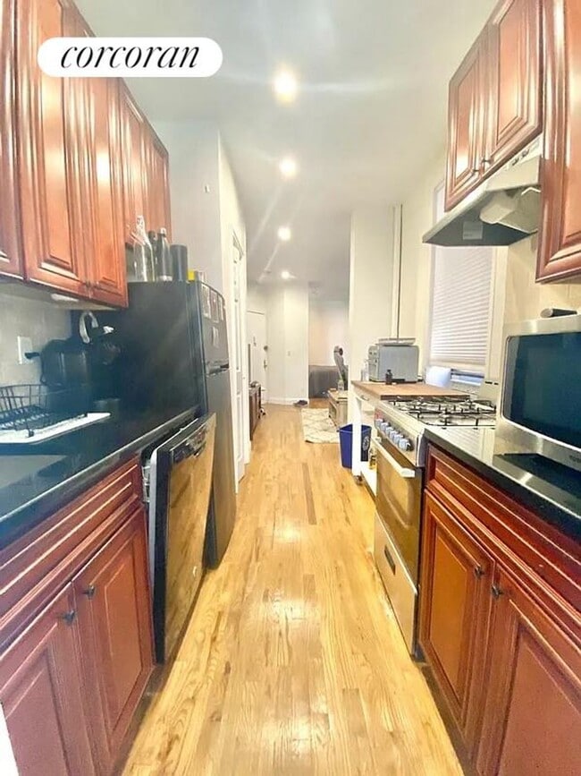 509 E 81st St in New York, NY - Building Photo - Building Photo