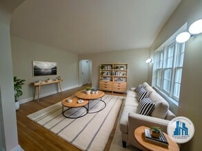 2559-2559 Bloor St W in Toronto, ON - Building Photo - Building Photo