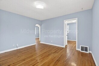 7711 Brocton Ct in St. Louis, MO - Building Photo - Building Photo