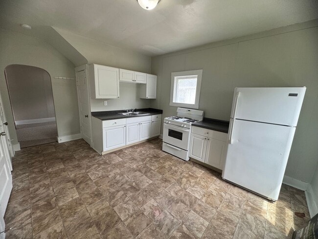 3902 4th Ave in Moline, IL - Building Photo - Building Photo
