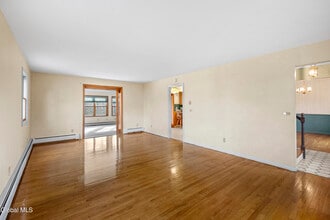 167 Wood Dale Dr in Ballston Lake, NY - Building Photo - Building Photo