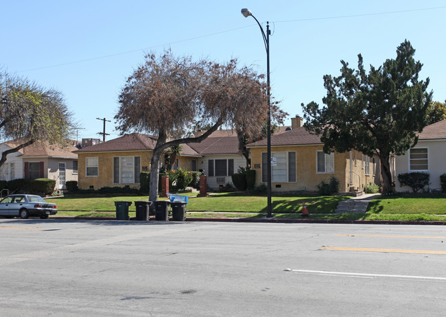 1216 W Victory Blvd in Burbank, CA - Building Photo - Building Photo