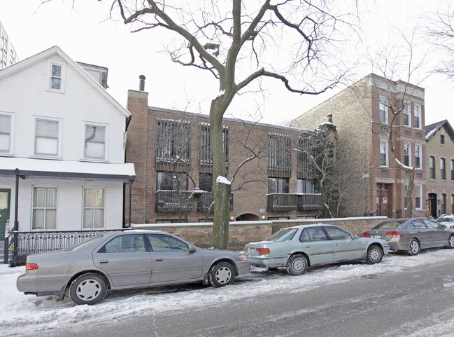 323 W Concord Pl in Chicago, IL - Building Photo - Building Photo