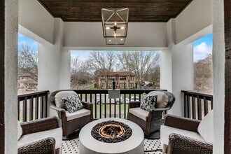 4902 Worth St in Dallas, TX - Foto de edificio - Building Photo