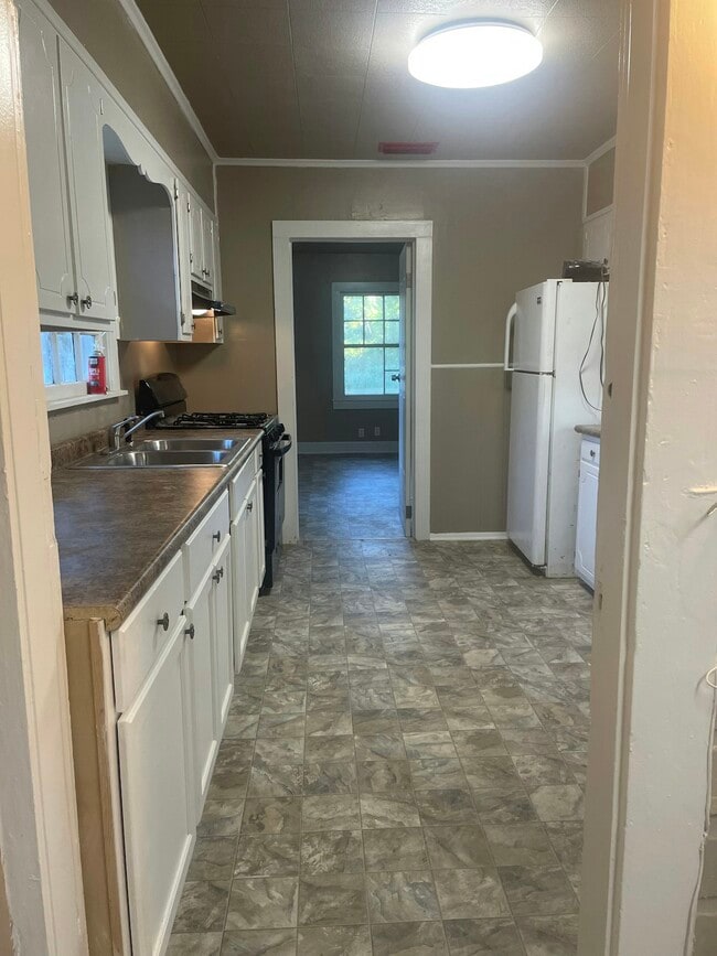 property at 615 Mohawk St