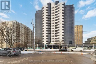 675 RICHMOND St in London, ON - Building Photo