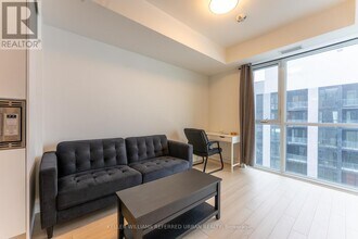 3079 Trafalgar Rd in Oakville, ON - Building Photo - Building Photo