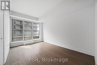 195 Deerfield Rd in Newmarket, ON - Building Photo - Building Photo