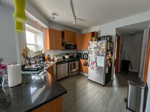 6421 N Greenview Ave, Unit 3E in Chicago, IL - Foto de edificio - Building Photo