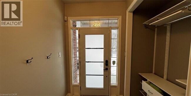 501 Topper Woods Crescent in Kitchener, ON - Building Photo - Building Photo