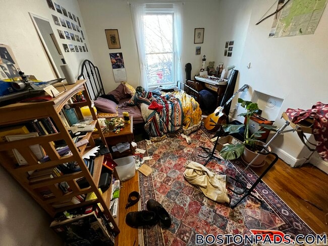 684 Parker St, Unit 2 in Roxbury Crossing, MA - Foto de edificio - Building Photo