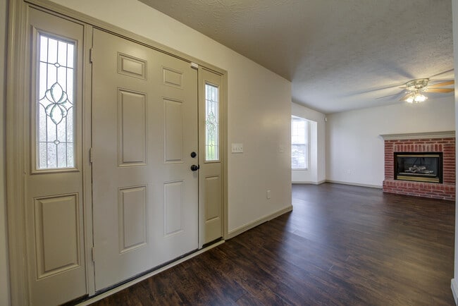 1040 Bloomfield Ct in Hebron, KY - Building Photo - Building Photo