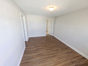 506-512 Northwood Rd in West Palm Beach, FL - Building Photo - Building Photo