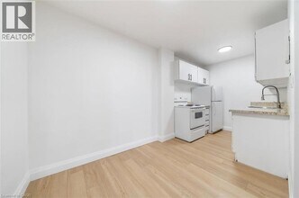 223 Jackson St W in Hamilton, ON - Building Photo - Building Photo