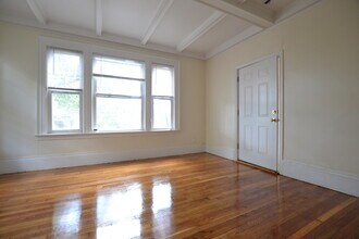 1789 Commonwealth Ave, Unit 1 in Boston, MA - Foto de edificio - Building Photo