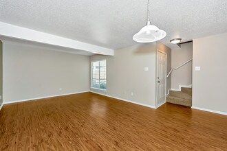 Watersong Villas Town homes & Apartments in Dallas, TX - Building Photo - Building Photo