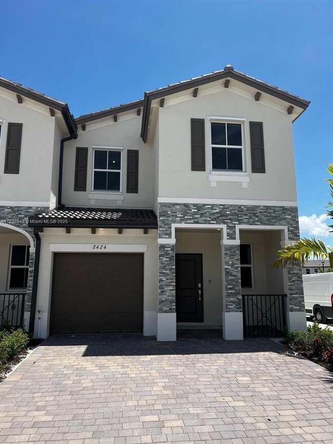 property at 2424 SE 28th St