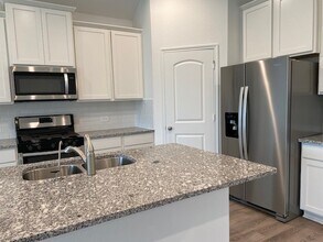 1213 Antelope Passing Dr in Montgomery, TX - Building Photo - Building Photo