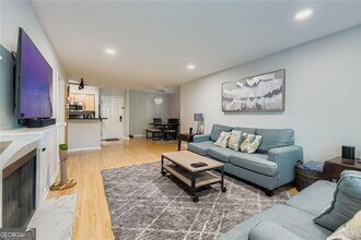 3302 Pine Heights Dr NE in Atlanta, GA - Building Photo - Building Photo