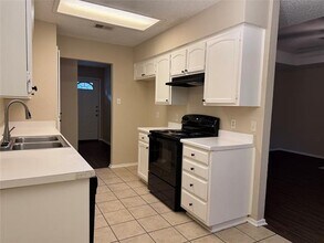 5802 Willow Branch Dr in Arlington, TX - Building Photo - Building Photo