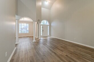 7133 Queens Crown Ct in Memphis, TN - Building Photo - Building Photo
