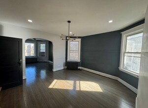 736 N Homan Ave, Unit 2nd floor in Chicago, IL - Building Photo - Building Photo