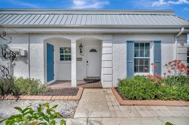 9819 Hernando Ct in Bradenton, FL - Building Photo - Building Photo