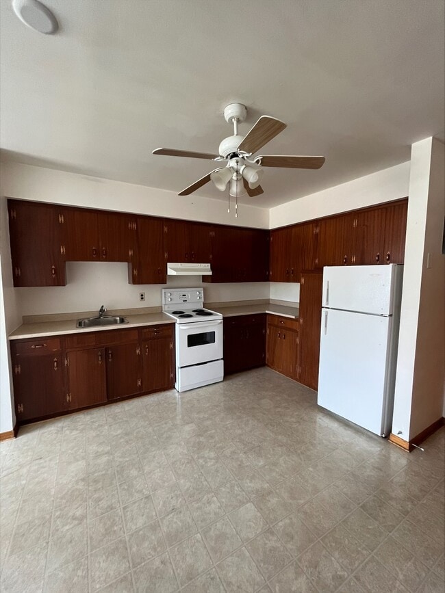 property at 615 Chalmers Ct