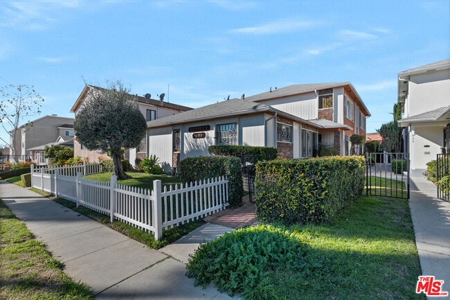 property at 831 Austin Ave