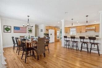 144 Manor Ln in Riverhead, NY - Building Photo - Building Photo