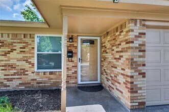 205 NW Jill Ann Dr in Burleson, TX - Building Photo - Building Photo