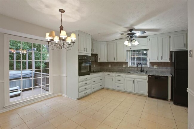 1445 Land O Lakes Dr in Roswell, GA - Building Photo - Building Photo