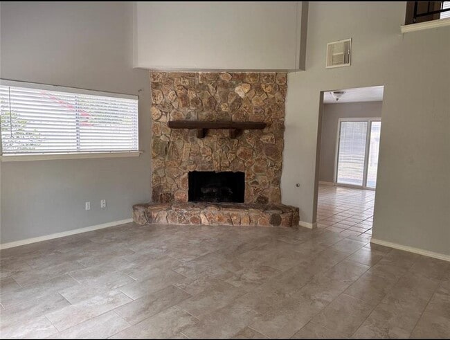 3323 Brookdale Dr in Houston, TX - Building Photo - Building Photo