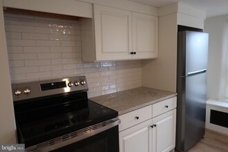 816 Doe Run Rd in Coatesville, PA - Building Photo - Building Photo