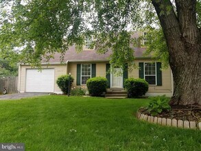 13571 Princedale Dr in Woodbridge, VA - Building Photo - Building Photo