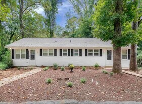 409 Yardley Ct, Unit 409 Ydarley CT Apt B in Spartanburg, SC - Building Photo