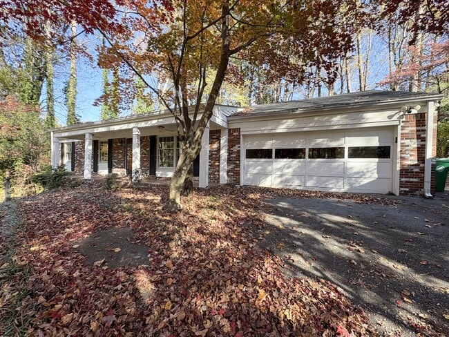 property at 4625 Kings Down Rd