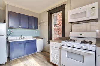 388 Baldwin Ave in Jersey City, NJ - Building Photo - Building Photo