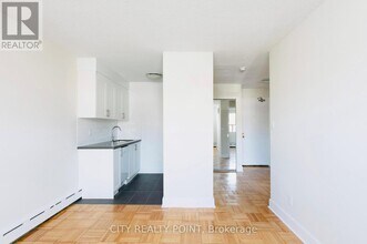 990 Avenue Rd in Toronto, ON - Building Photo - Building Photo