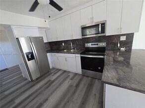 6421 Allen St in Hollywood, FL - Building Photo - Building Photo