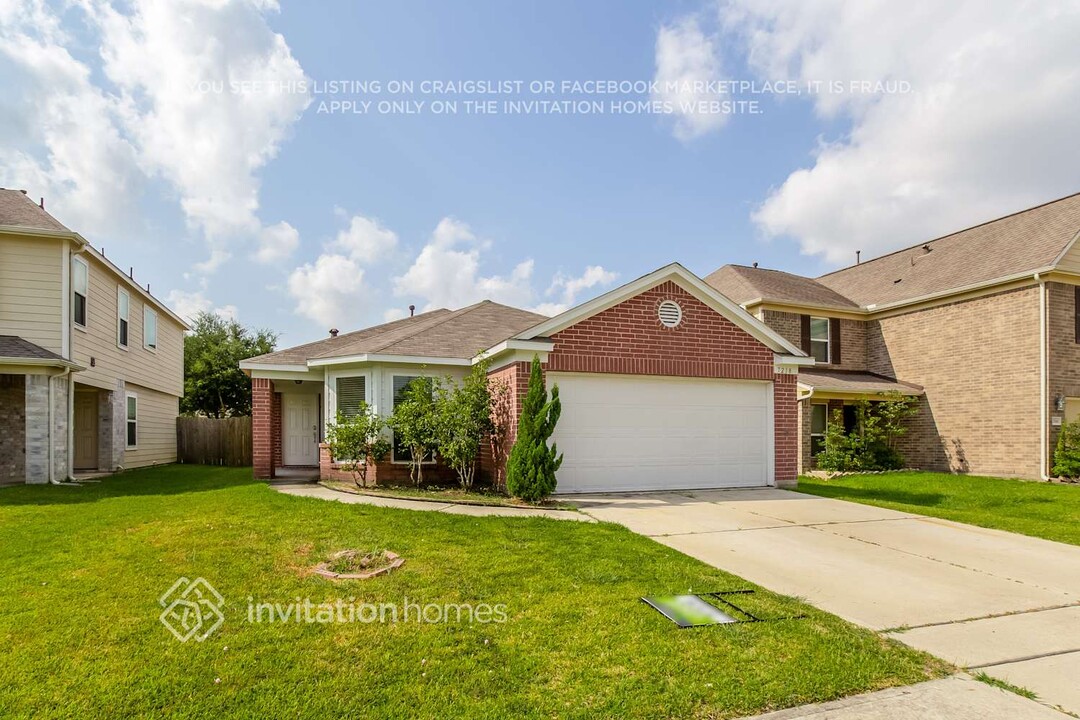 7218 Foxwood Fair Ln in Humble, TX - Building Photo