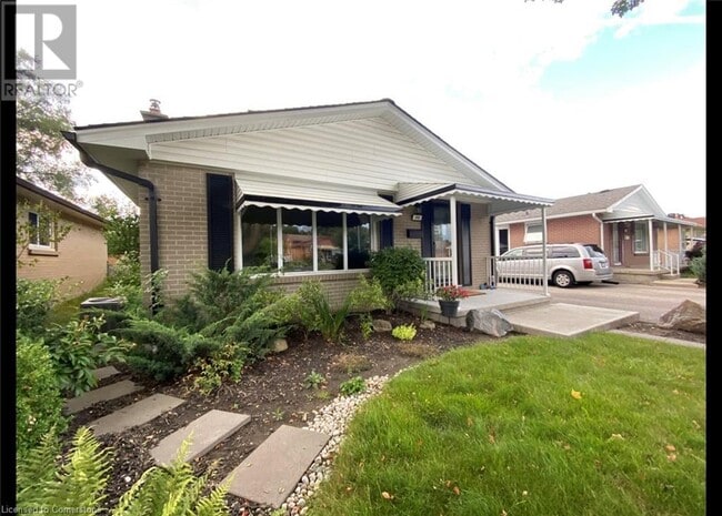 246 Admiral Dr