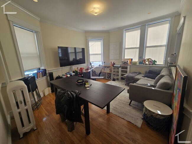 8 Park Vale Ave in Boston, MA - Building Photo - Building Photo