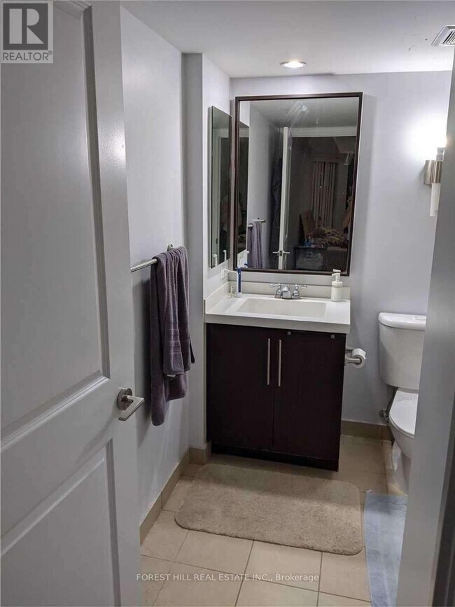 500 Doris Ave in Toronto, ON - Building Photo - Building Photo