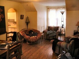 104 S Grove St, Unit 2 in Urbana, IL - Building Photo
