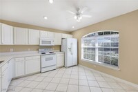 9261 Middle Oak Dr in Ft. Myers, FL - Foto de edificio - Building Photo