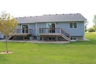 3604 S Outfield Cir in Sioux Falls, SD - Building Photo