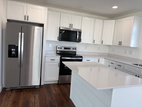 108 Hobson St in McMinnville, TN - Foto de edificio - Building Photo