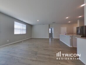 5009 Benelli Dr in Lebanon, TN - Foto de edificio - Building Photo