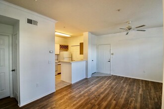 2564 Robert Trent Jones Dr in Orlando, FL - Foto de edificio - Building Photo